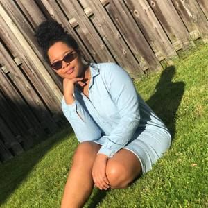 Meet your Posher, Valieta